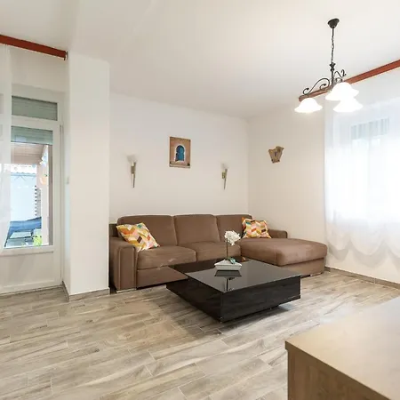 Апартаменты Kenza Apartmans *