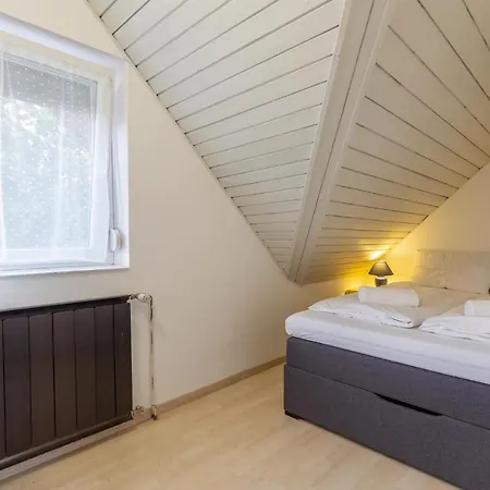 Kenza Apartmans Шиофок