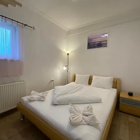 Kenza Apartmans Апартаменты *