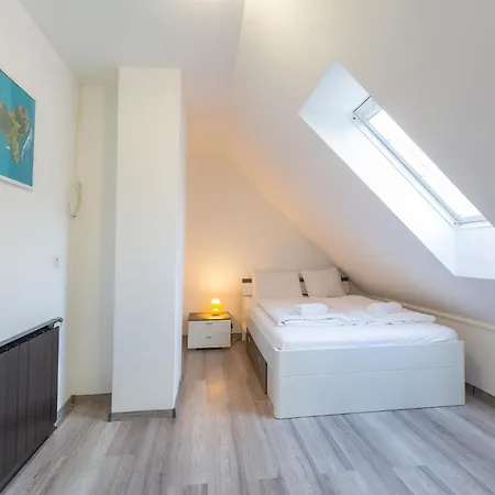 Kenza Apartmans Апартаменты *