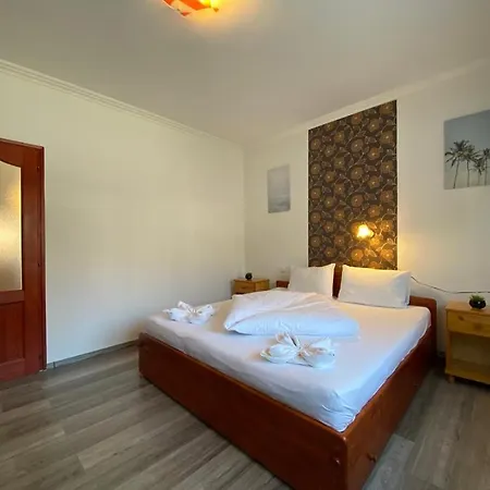 Kenza Apartmans Шиофок